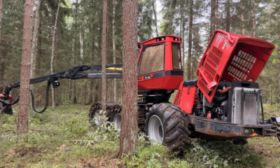 Komatsu 931.1 harvesteri tabas metsas AdBlue rike, mille tõttu oli masina võimsus piiratud. Agrotune lahendas probleemi kohapeal kiiresti ja masin sai tööga jätkata. AdBlue eemaldus.